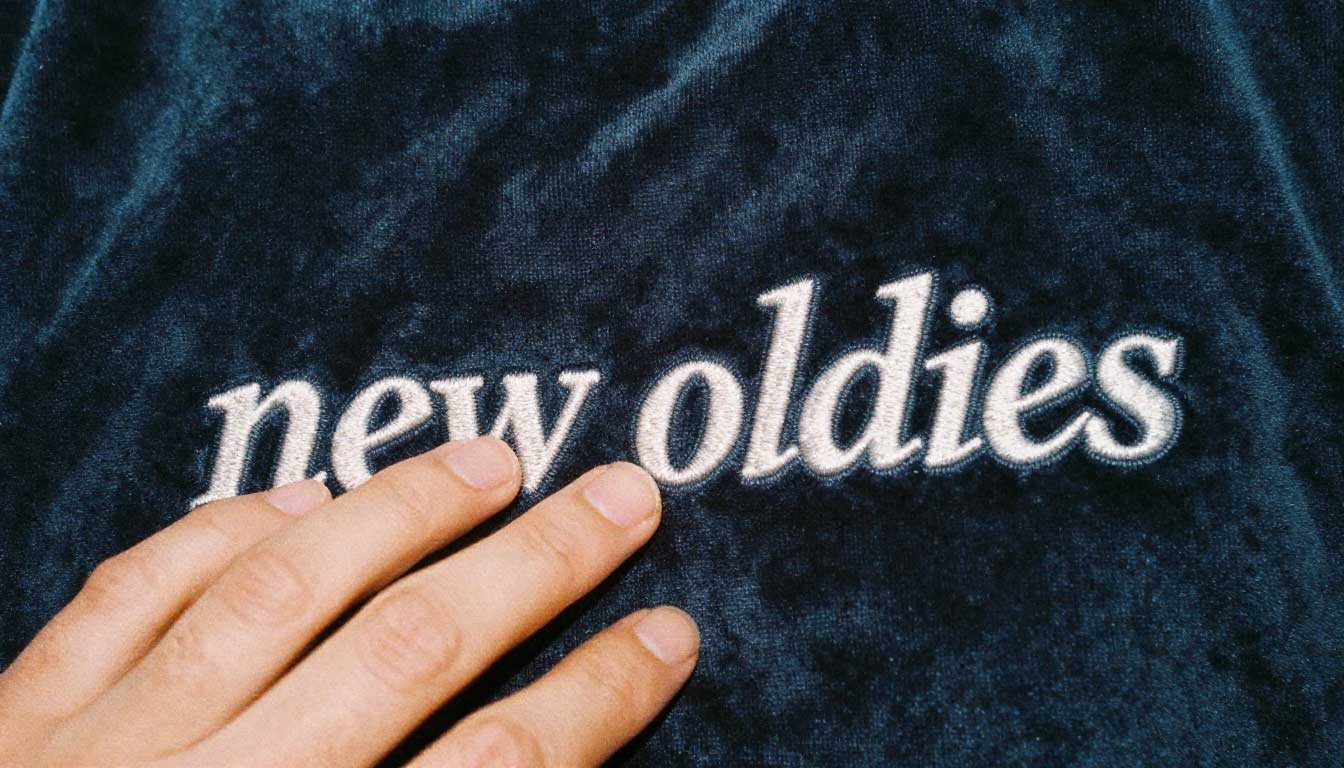 kadife kumaş, kadife nedir, kadife kumaş özellikleri, kadife türleri, döşemelik kadife kumaş, kadife koltuk kumaşı, kadife perde, kadife elbise kumaşı, pamuk kadife, ipek kadife, kadife kumaş fiyatları, kadife kumaş nasıl temizlenir, kadife kumaş nerelerde kullanılır